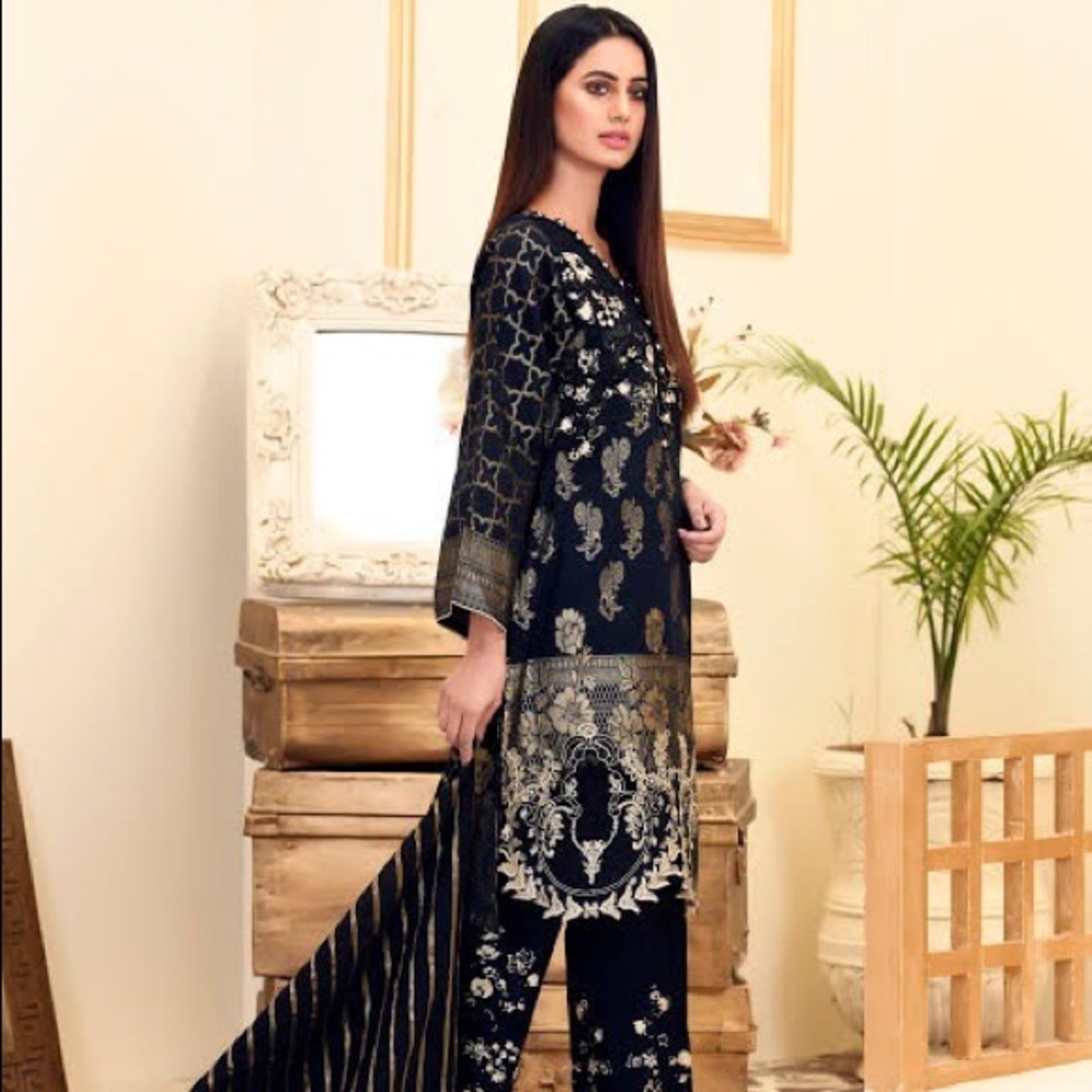 Black embroidered shalwar kameez